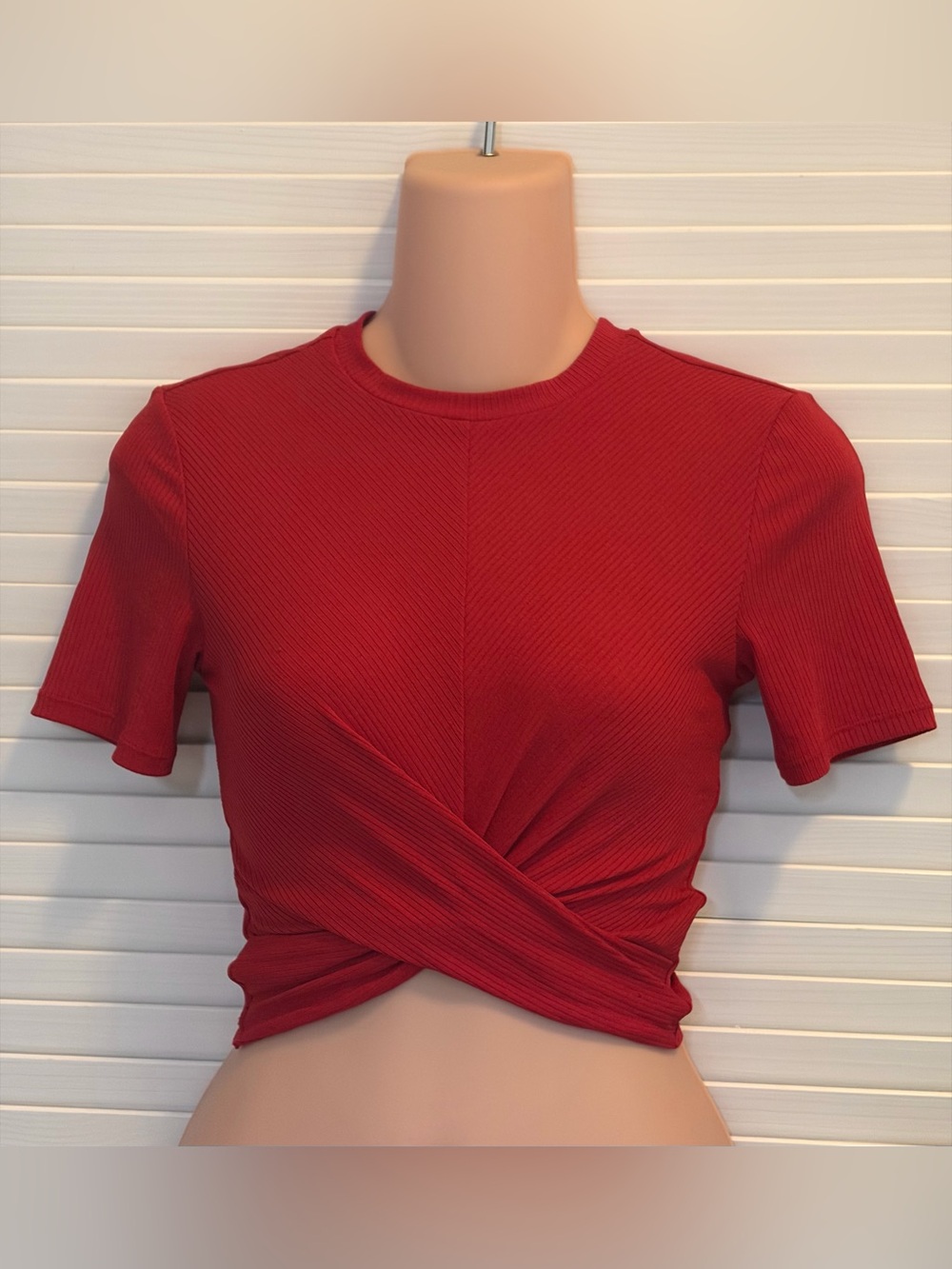 H&M Divided Red Twist-Front Crop Top XS